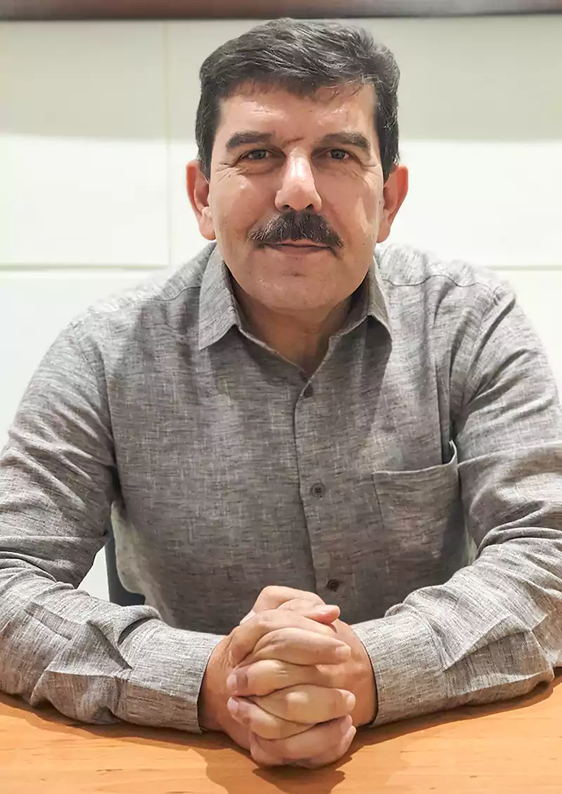 آقای شهداد مهشیدی در کلینیک سیمرغ