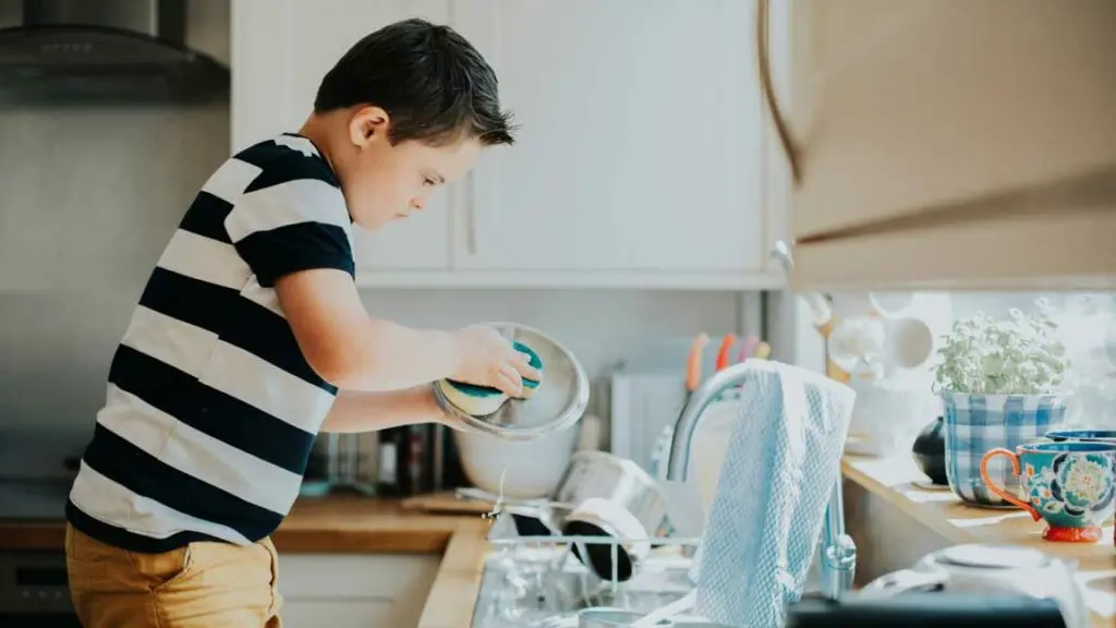 آموزش مهارتهای روزمره و نظم شخصی